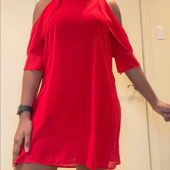 RED DRESS - Picture 3 of 3